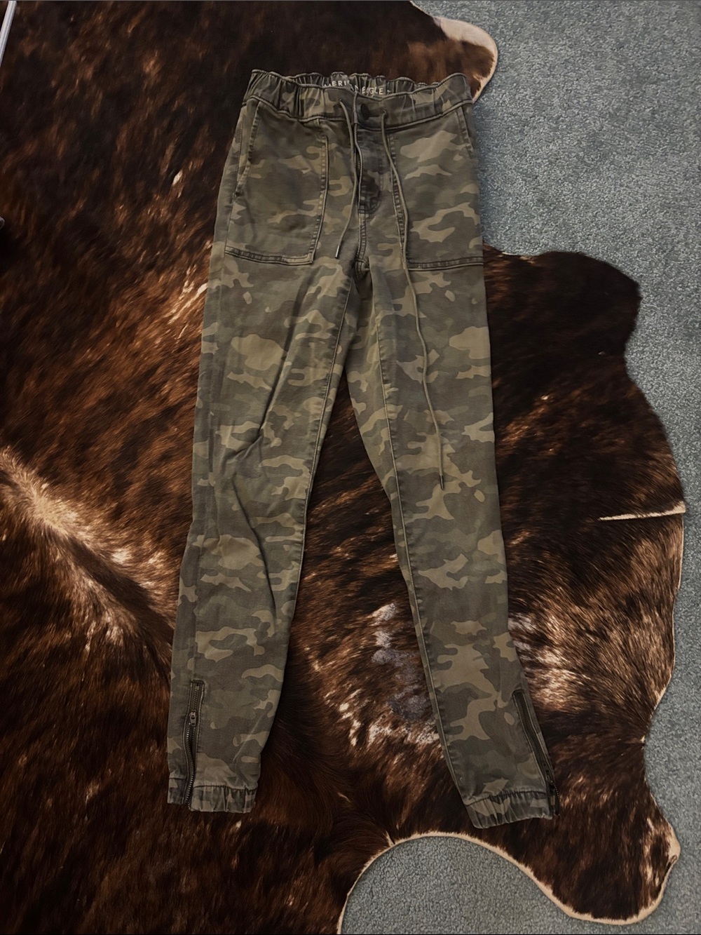 American Eagle Outfitters Olive Camo Jogger Pants